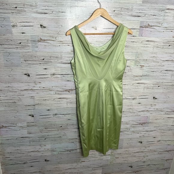 Weekend Max Mara Dresses & Skirts - Weekend max Mara green silk dress size 8